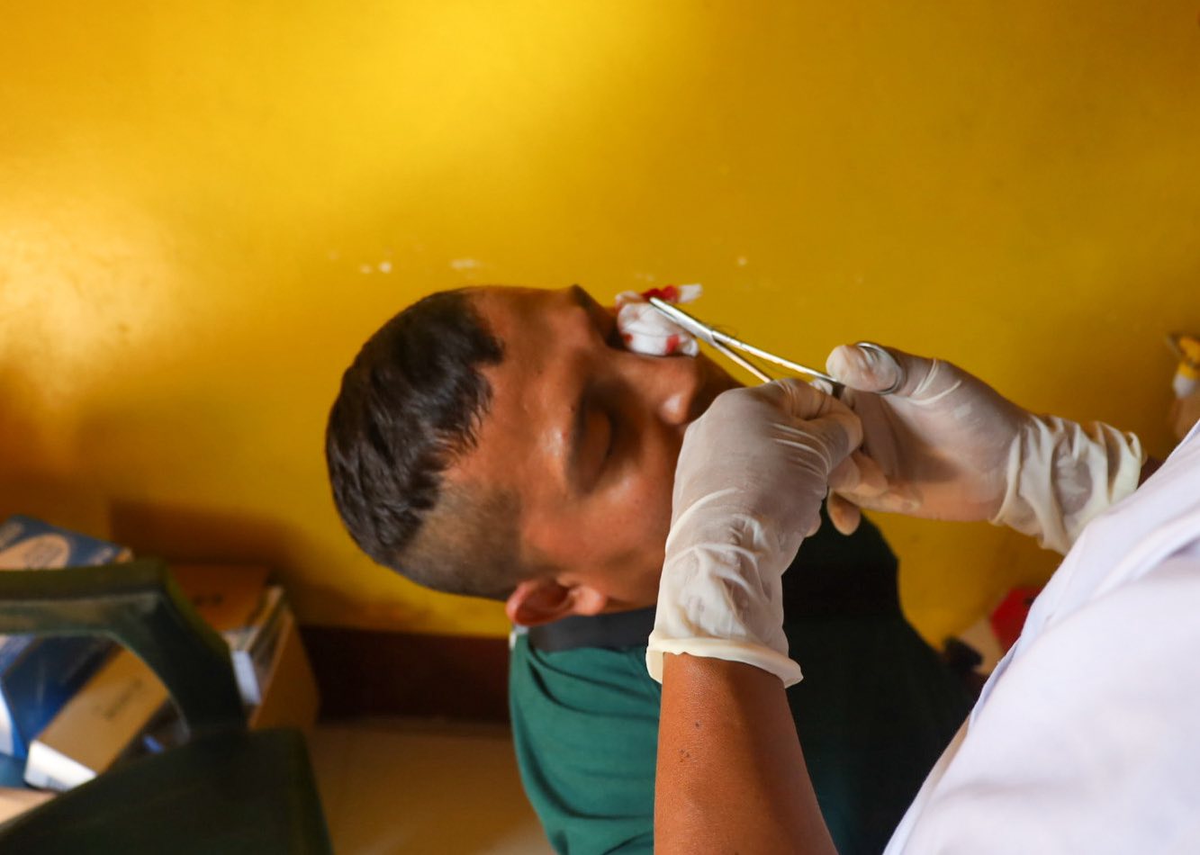 BRIGADA DE SALUD LLEGA A PUCAURCO PARA ATENDER A POBLACIÓN AFECTADA POR CONTAMINACIÓN